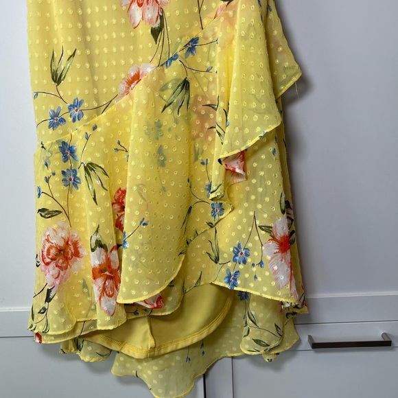 Le Chateau Yellow Off Shoulder Dress - Picture 4 of 6